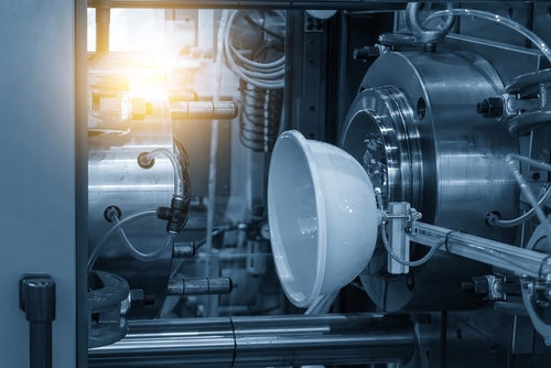 Who specializes in high quality plastic molding manufacturing